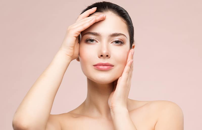 Dr. Paul Daraei and his skilled team can help you visualize your new forehead.